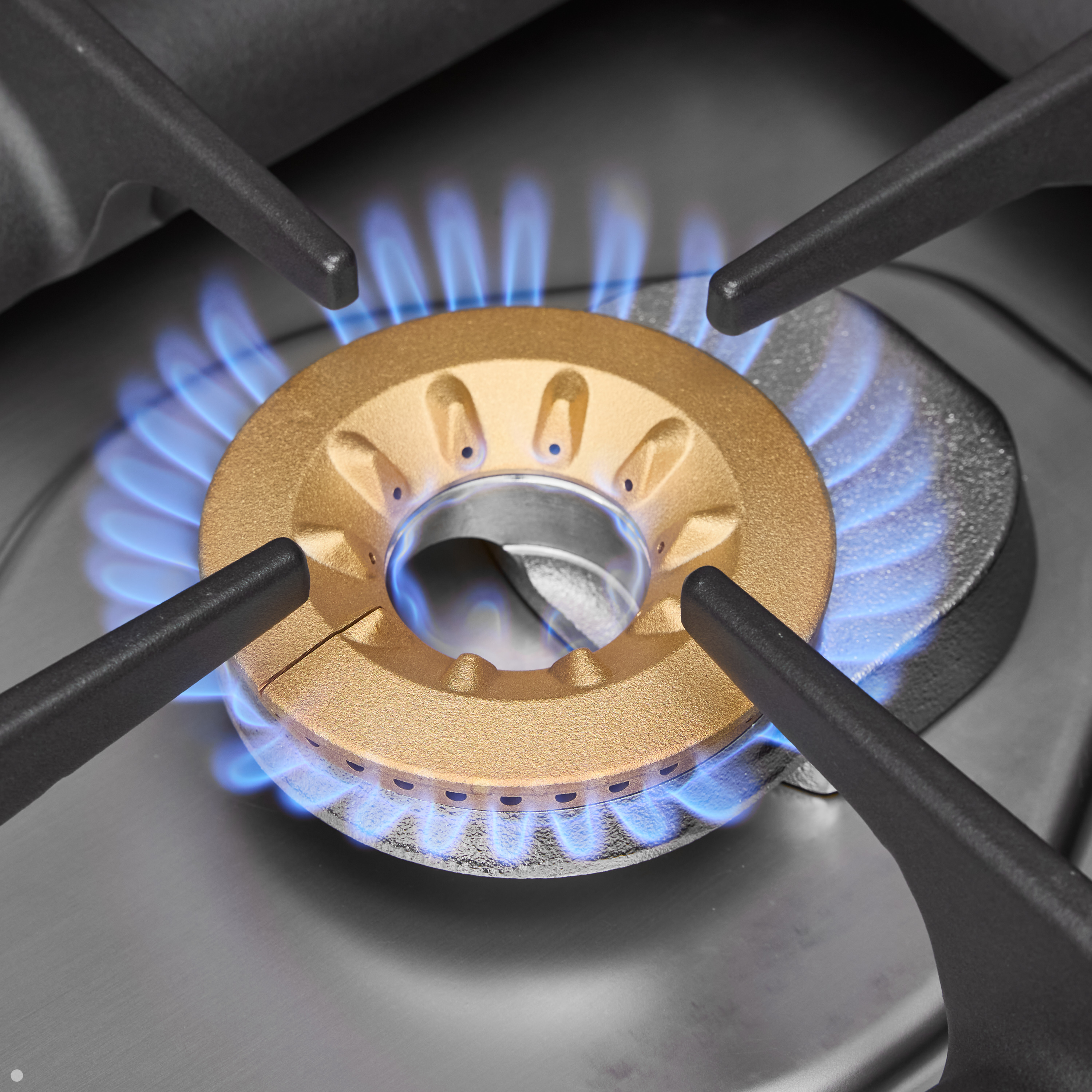 Viking_TVDR7_DualFuelRange_Feature_LargeBurner05