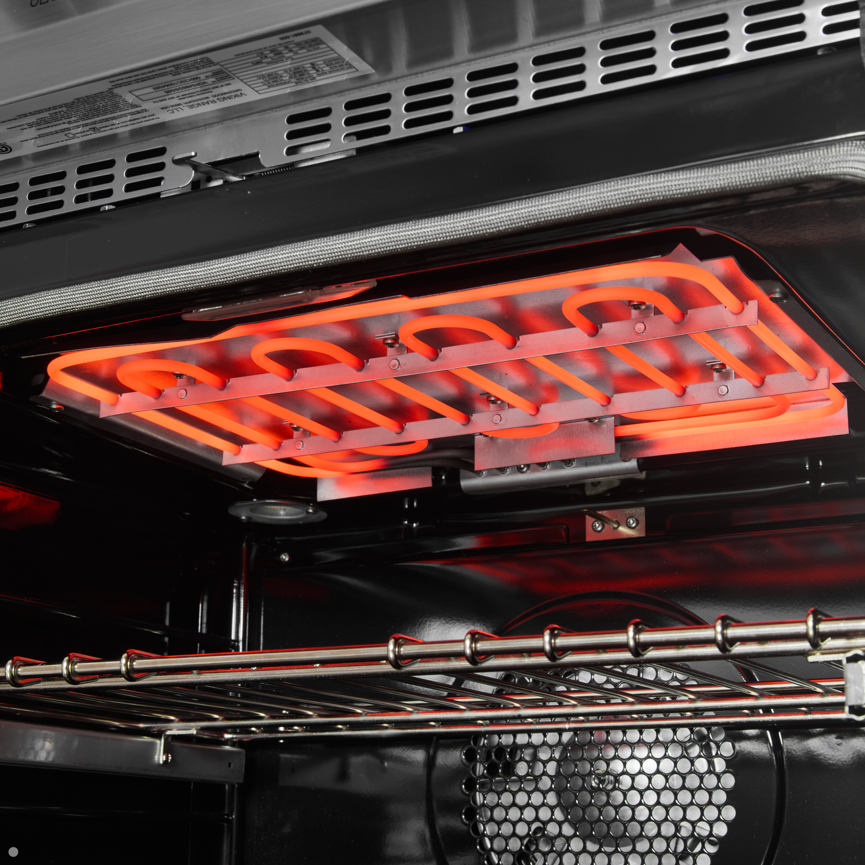 Viking_VDR5_DualFuelRange_Feature_10PassBroil01