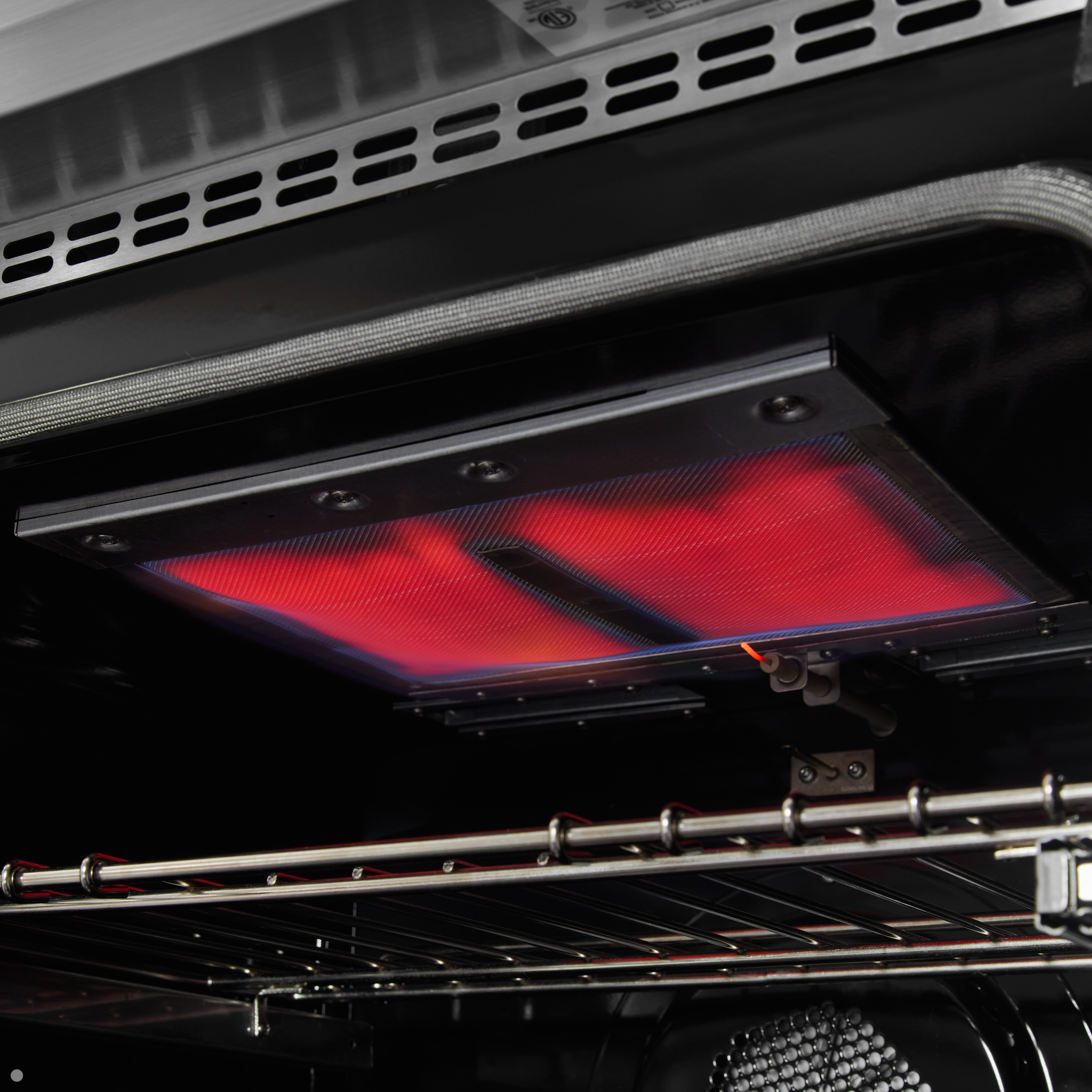 Viking_VGR5_GasRange_Feature_InfraredBroil_184