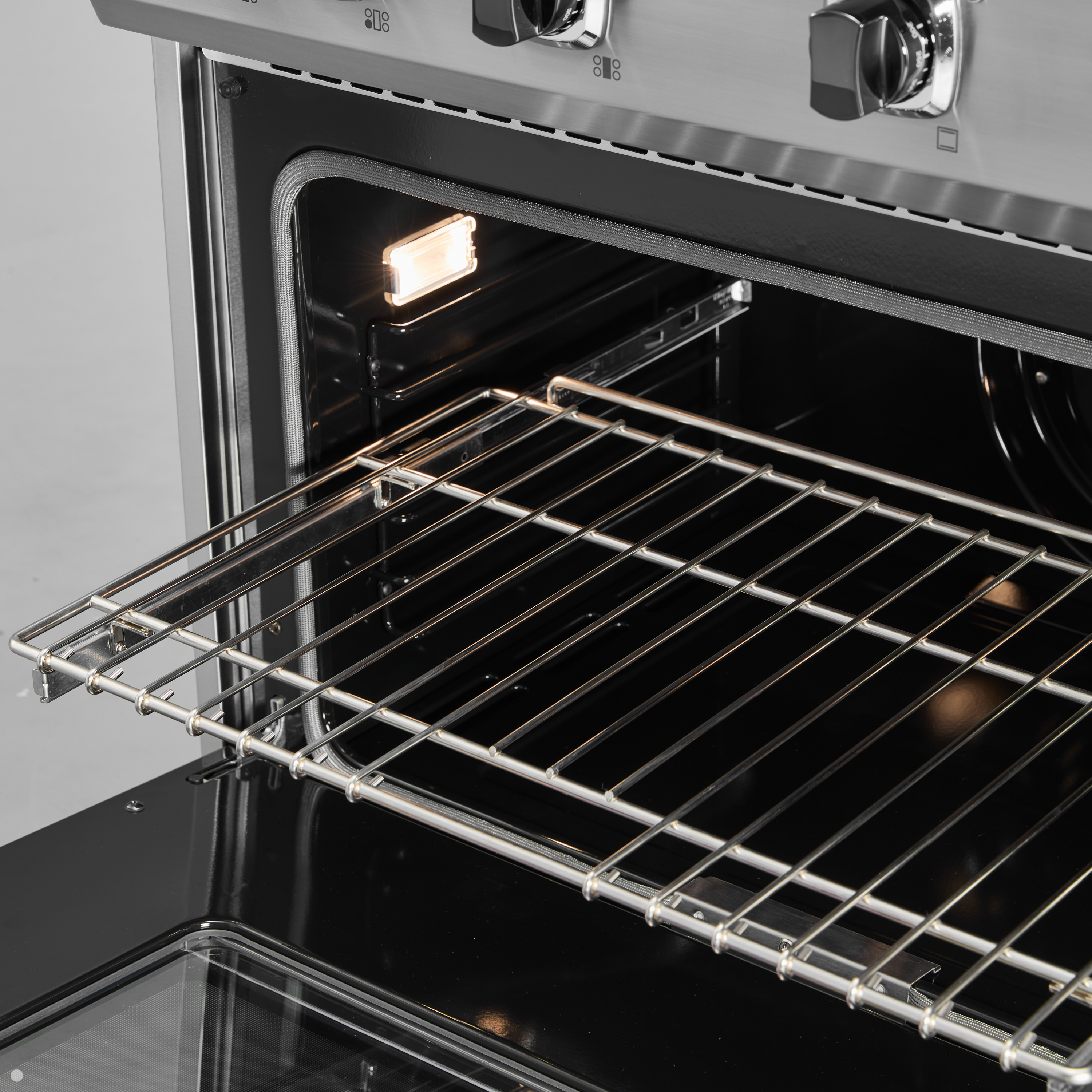 Viking_VGR5_GasRange_Feature_TruGlideRack02