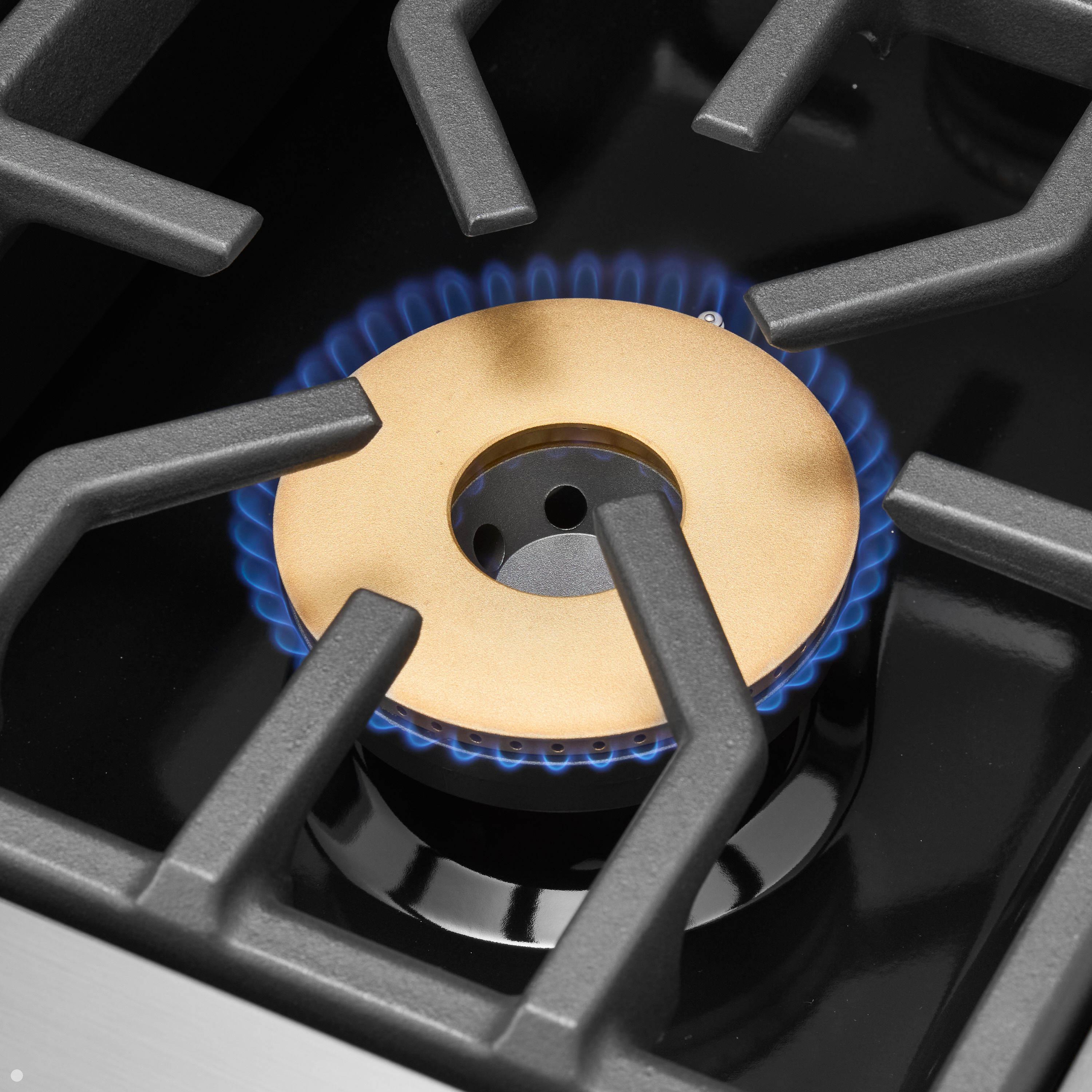 Viking_VGR7_GasRange_Feature_LargeElevationBurner03